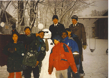 THE KIDS FROM THE BLOCK HELPED US BUILD ELDER SNOW MAN. JAN.' 97
Adalberto  Mariscal
16 Nov 2003