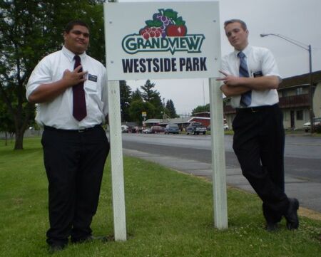 Elder Fonoimoana and Elder Smith in Sunnyside WA!
Daniel Patrick Fonoimoana
16 Mar 2009