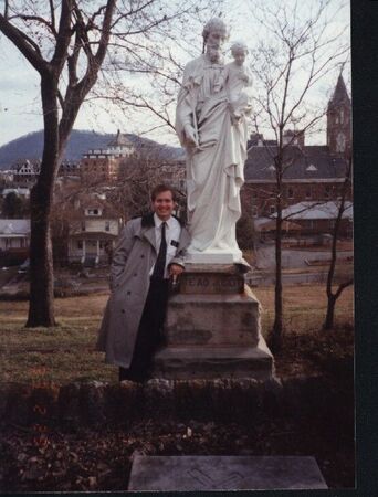 Here I am near the big catholic church in Roanoke...woo hoo!
Christopher  Lowe
28 Aug 2003