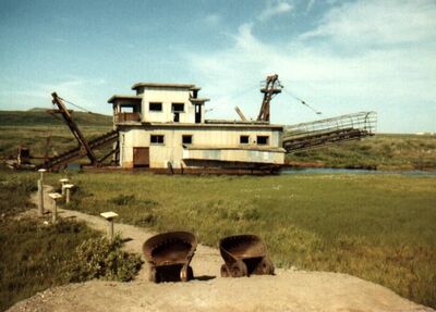 Abandoned gold dredge just outside of Nome, Alaska
Roselyn  Adams
16 Nov 2001