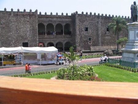 Aqui podemos ver el Palacio de Cortez en Cuernavaca, Morelos.
Jose Alberto Gonzalez Silva
01 Jun 2006